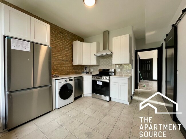 Building Photo - 2648 W Augusta Blvd