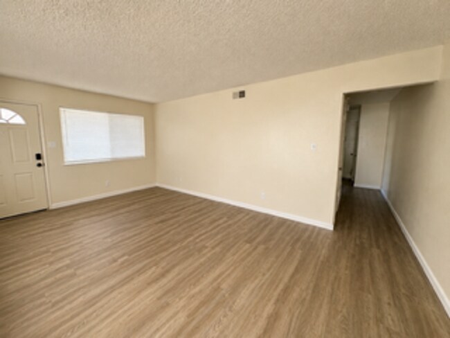 Building Photo - 2117 Palisade Ave