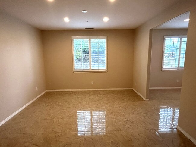 Building Photo - 3502 RAWLEY ST CORONA 92882 (5 BED / 3.5 B...