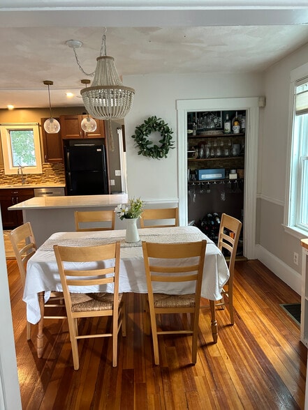 Building Photo - 50 Russell St