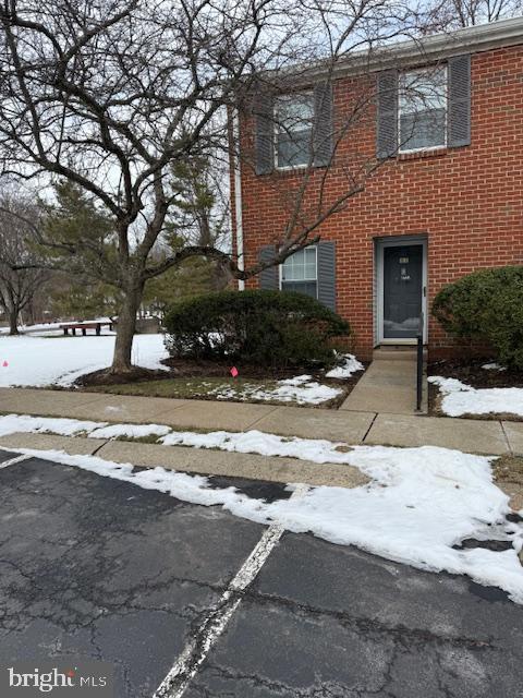 Building Photo - 11 Sycamore Ct