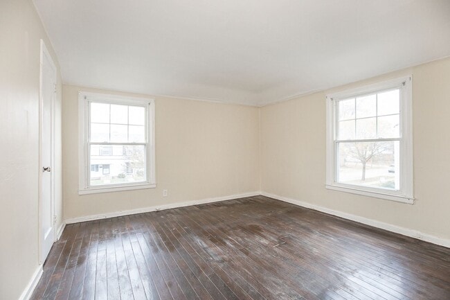 Building Photo - NEWLY RENOVATED! 2 BED, 1 BATH BEAUTIFUL SINGLE FAMILY HOME!