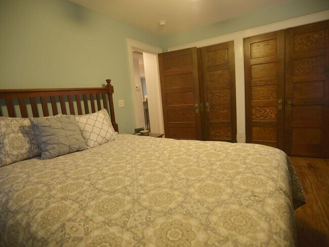 Building Photo - Charming 2BR/1BA Home in West Ashley – W/D...