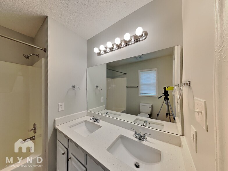 Building Photo - 5421 Neuse View Dr