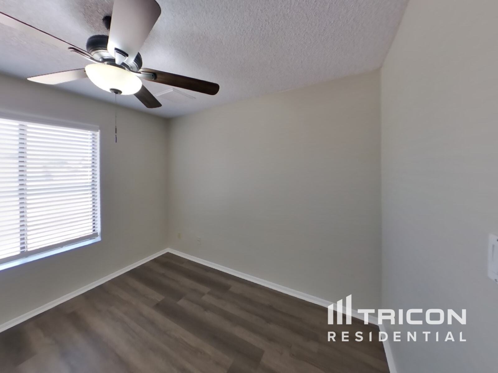Building Photo - 6319 W Sunnyslope Ln