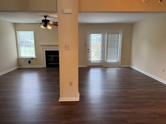 Building Photo - 15538 Port Washington Ct