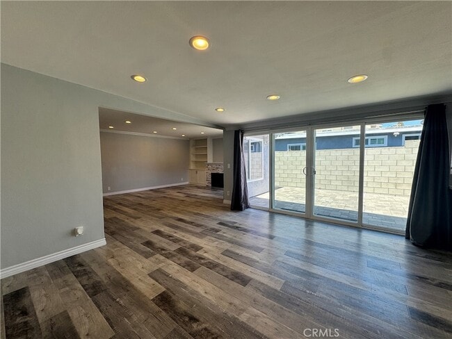 Building Photo - 1516 E Cyrene Dr