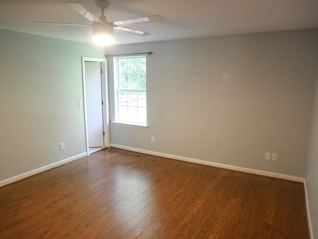 Building Photo - Spacious 3-Bedroom Single-Family Home in E...