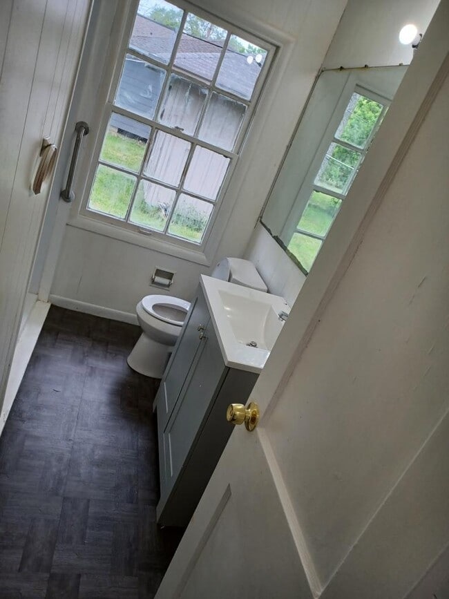 Building Photo - 22 E Lutcher Ave