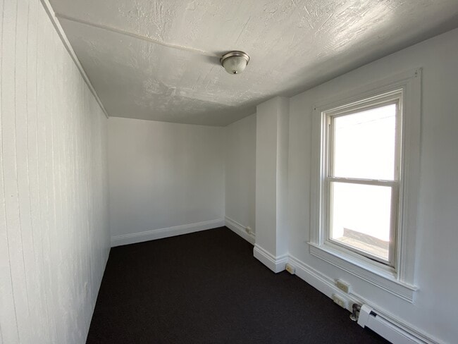 Building Photo - 241 W Jackson St