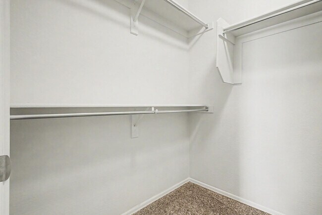 Building Photo - 7104 W Spur Dr