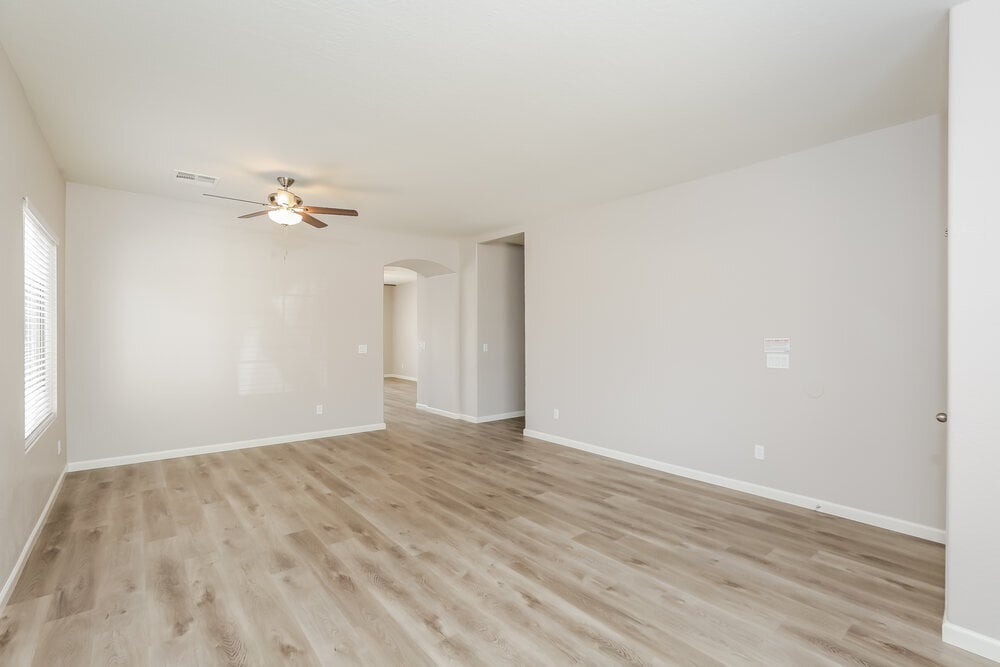 Building Photo - 9419 W Elwood St