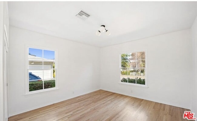Building Photo - 15440 Dickens St