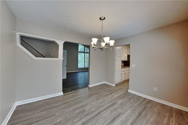 Building Photo - 3929 Lookout Point Dr