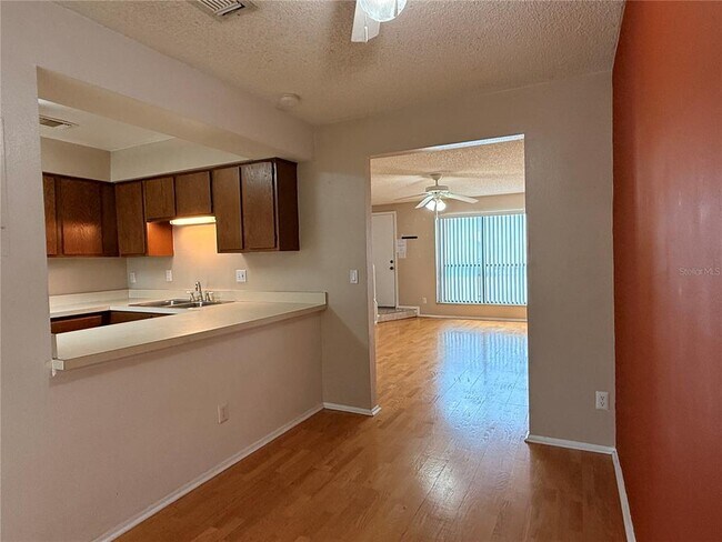 Building Photo - 1305 Park Villa Pl