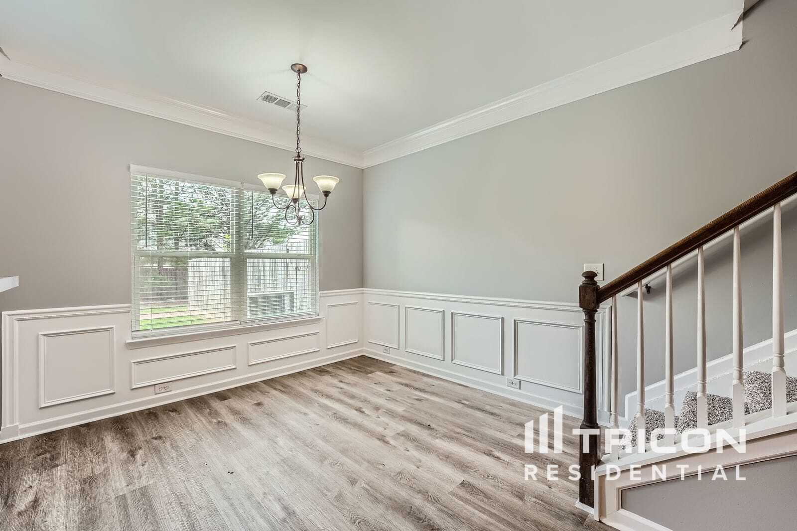 Building Photo - 633 Oakside Pl