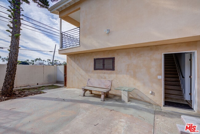 Building Photo - 355 Panama Ave