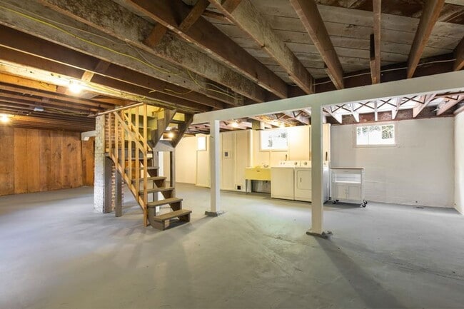 Building Photo - Beacon Hill Home