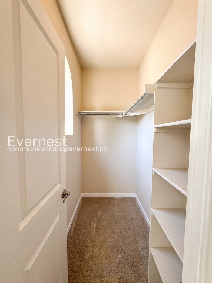 Building Photo - 9086 E Phillips Ln
