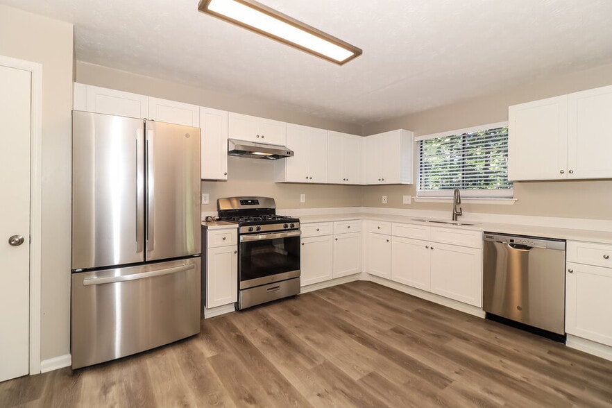 Building Photo - 3824 Princess Ct