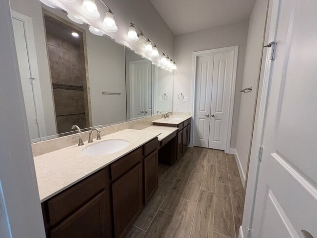 Building Photo - 5714 Caracara St