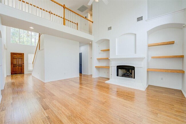 Building Photo - 14018 White Oak Gardens Dr