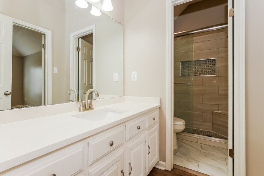 Building Photo - 7733 Deerfield Trce