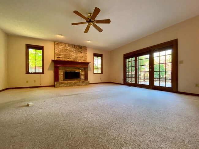 Building Photo - Available July 28th, 2026!