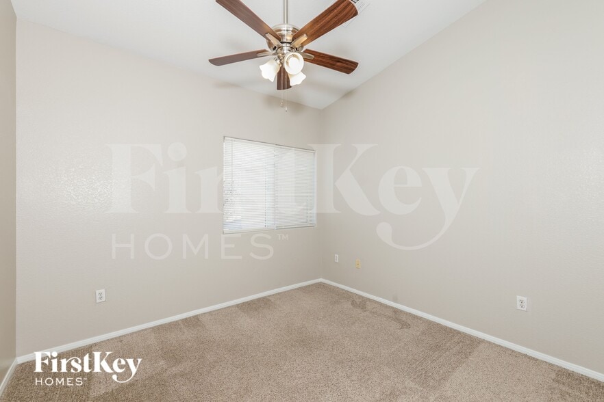 Building Photo - 3185 Strawberry Park Dr