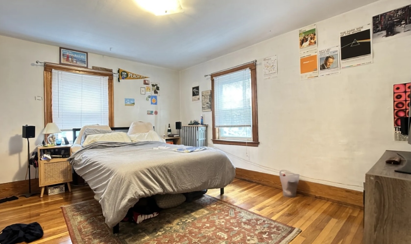 Building Photo - 27 South Crescent Circuit