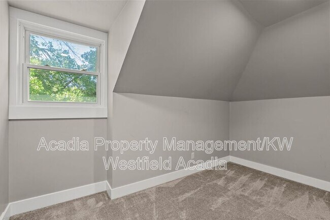 Building Photo - 310 S 200 E