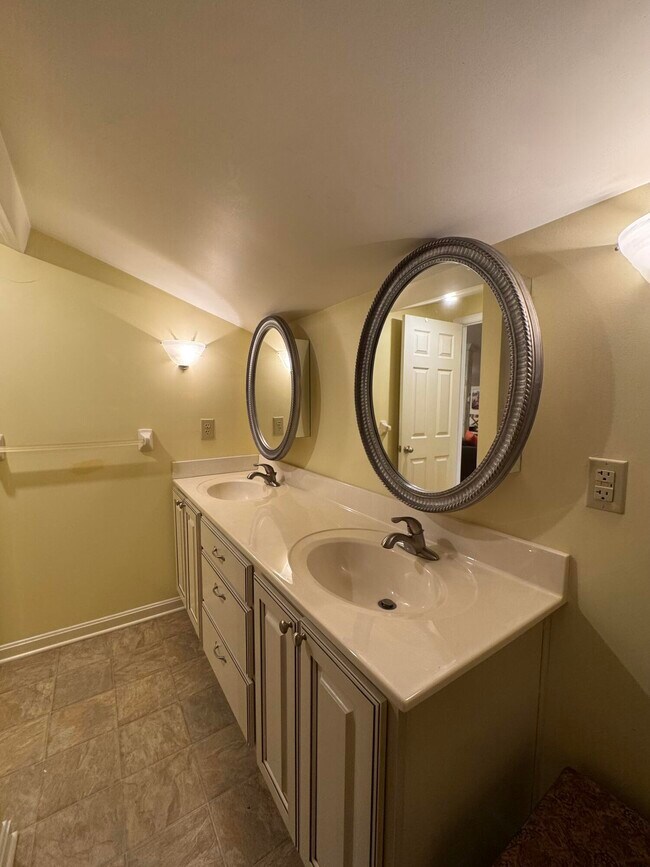 Building Photo - 1065 Mackey Pike