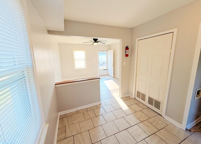 Building Photo - 23816 Kathleen Ave