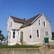 Building Photo - 340 Marble St