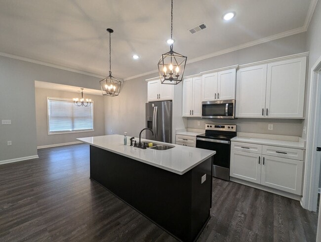Building Photo - 3 Bed / 2 Bath Home in Riverwood Estates