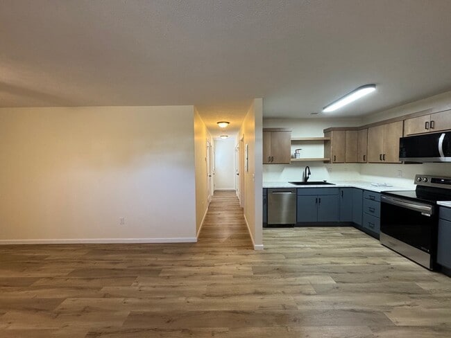 Building Photo - 715 N 35th St