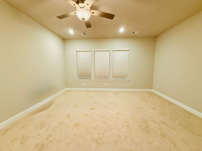 Building Photo - 5612 Bonnie Dr