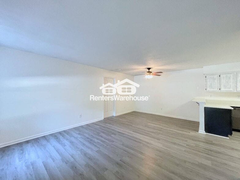 Building Photo - 2801 Leeds Ct