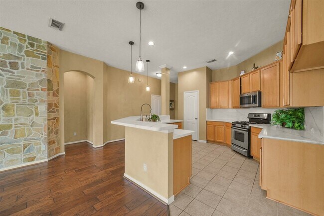 Building Photo - 18930 Magnolia Arbor Ln