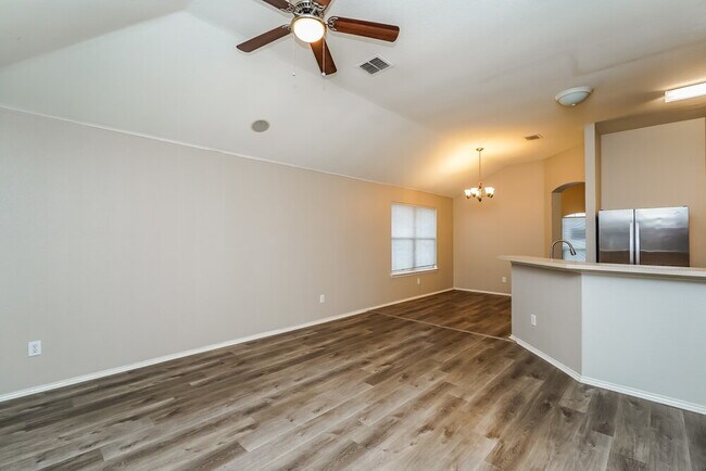 Building Photo - 5528 Spring Ridge Dr