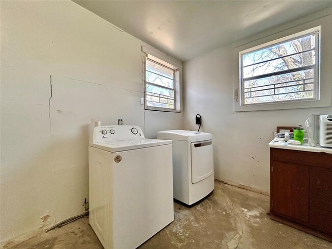 Building Photo - 5207 Shoal Creek Blvd