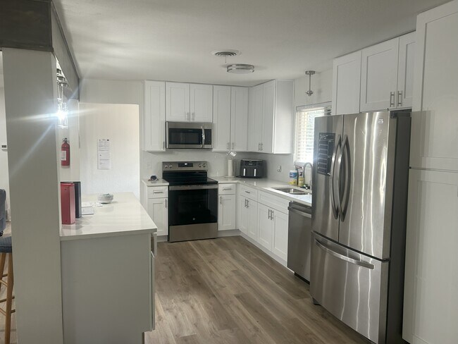 Building Photo - 1309 Ravenwood Dr