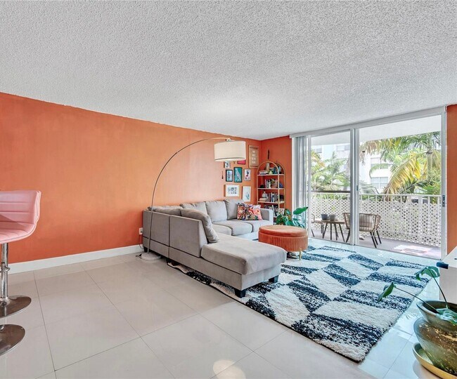 Building Photo - 488 NW 165th St