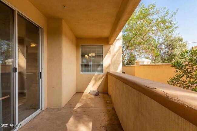 Building Photo - 2992 N Miller Rd