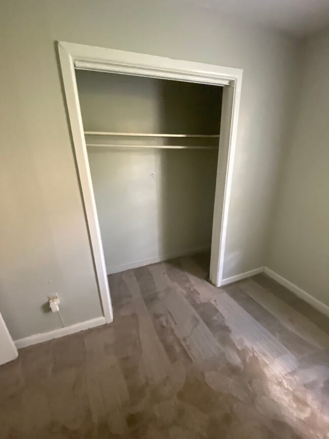 Building Photo - 2107 Spring St