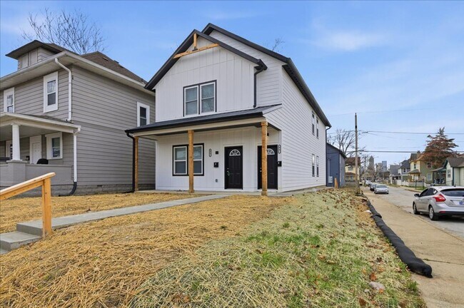 Building Photo - 44 E Parkview Ave