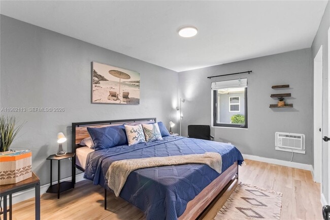 Building Photo - 715 NE 6th St