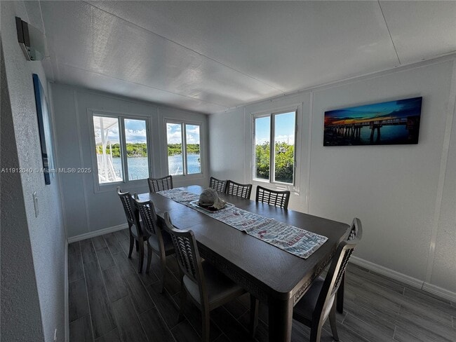 Building Photo - 228 Orchid St