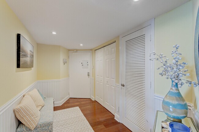 Building Photo - 5420 N Ocean Dr