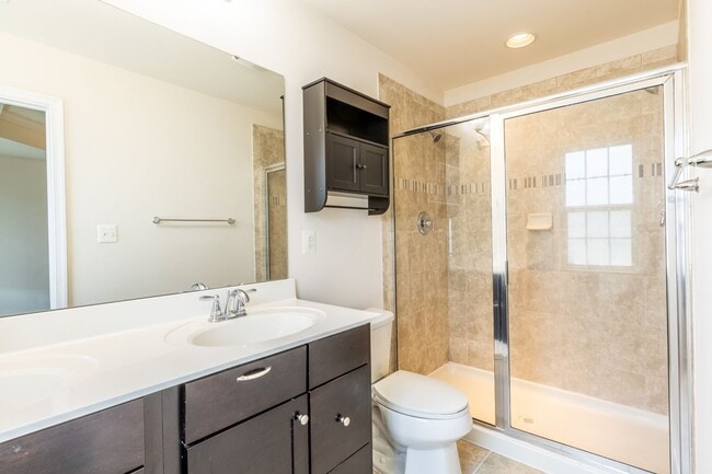Building Photo - 2023 Verona Ct